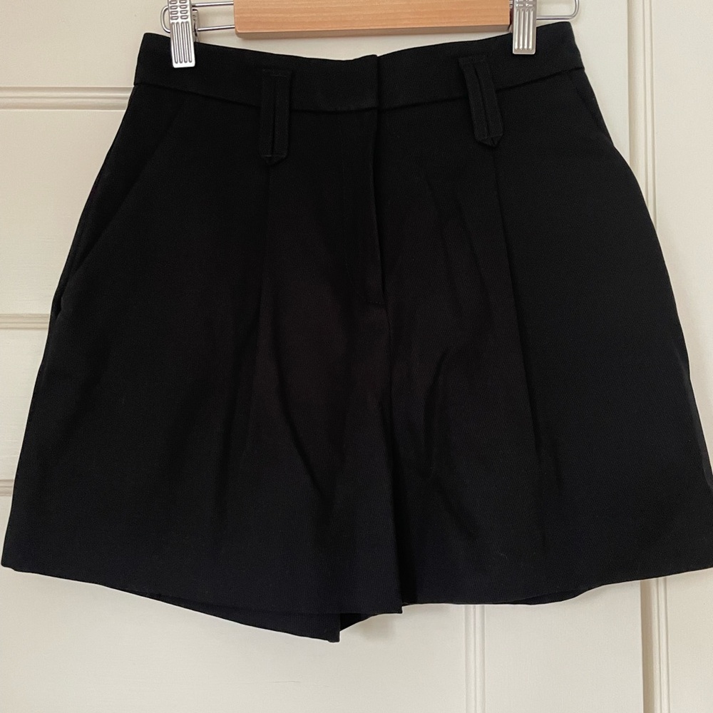 NWOT Sezane Black High-waisted Short, Size 34